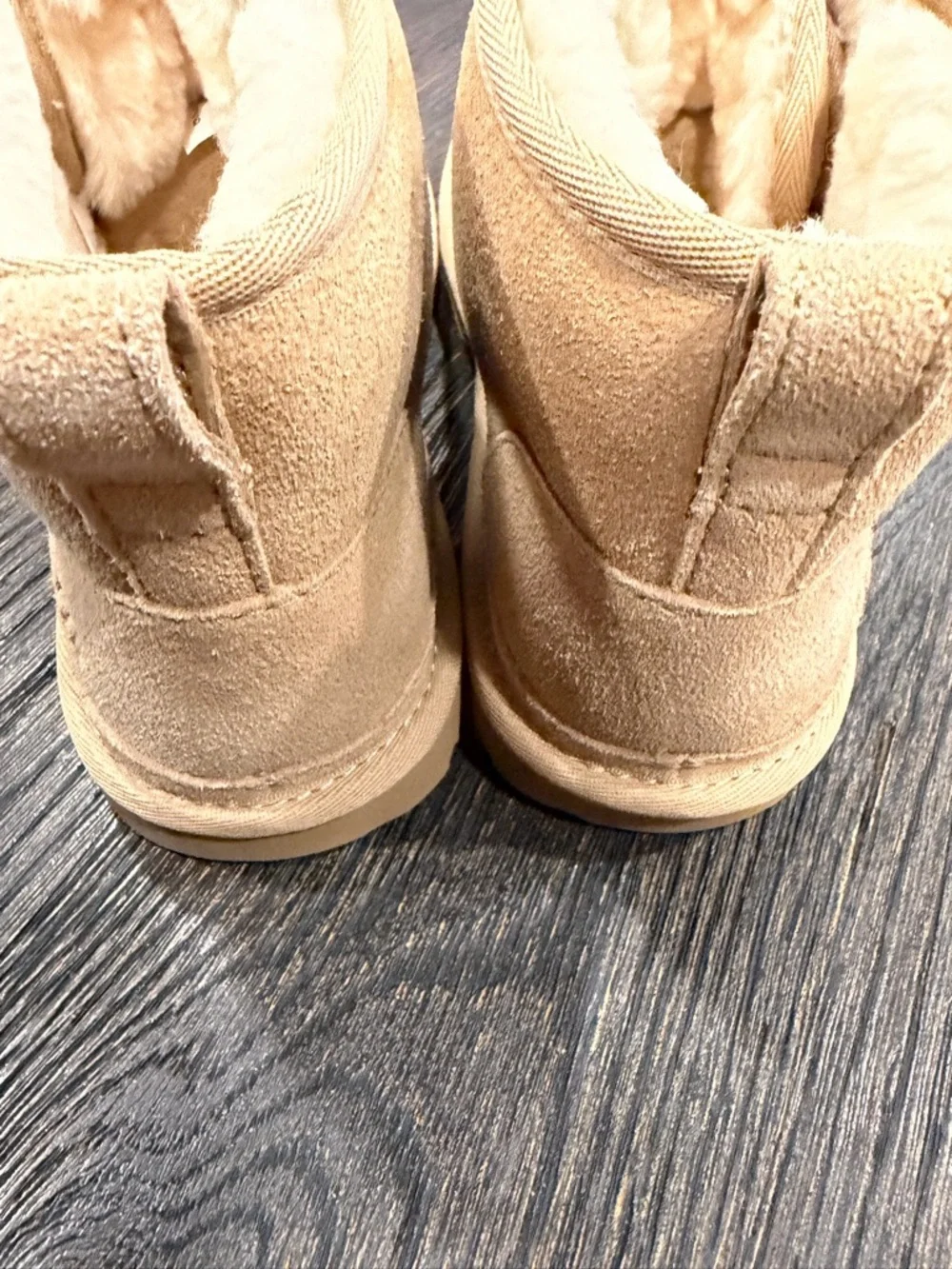 Womens UGG Neumel Chukka Boot - Sand size 6 - new
